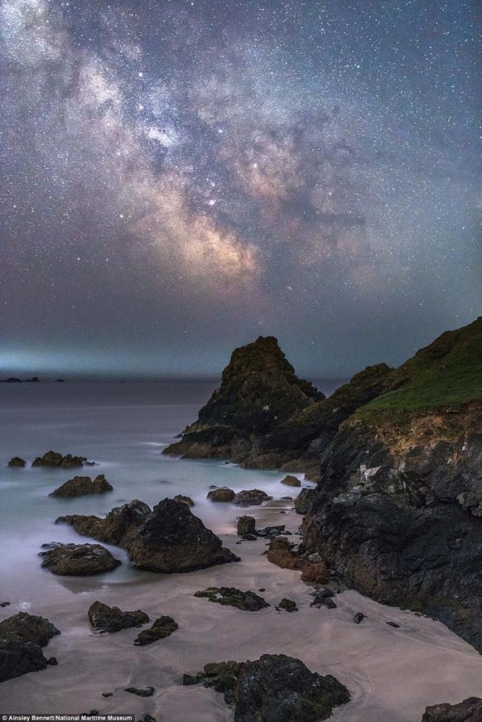 ÐÐ�Ð�ÑÐ½ÑÐ¹ Ð¿ÑÑÑ Ð½Ð�Ð´ Ð�ÑÑÑÐ¾Ð¹ Kynance Cove Ð² ÐÐ½Ð³Ð�Ð¸Ð¸. Ð�Ð¹Ð½ÑÐ�Ð¸ ÐÐ�Ð½Ð½Ð�Ñ, ÐÐ�Ð�Ð¸ÐºÐ¾Ð�ÑÐ¸ÑÐ�Ð½Ð¸Ñ. Ð�ÑÑÑÐ¾Ð½Ð¾Ð¼Ð¸Ñ, ÐºÐ¾Ð½ÐºÑÑÑ, ÐºÐ¾ÑÐ¼Ð¾Ñ, ÐºÑÐ�ÑÐ¸Ð²Ð¾, Ð�ÑÑÑÐ�Ð�, Ð¿Ð�Ð�Ð½Ð�ÑÑ, ÑÐ¾ÑÐ¾, ÑÐ¾ÑÐ¾Ð³ÑÐ�ÑÑ