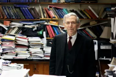 Майкл Персингер: Учёный, который нашел Бога в мотоциклетном шлеме