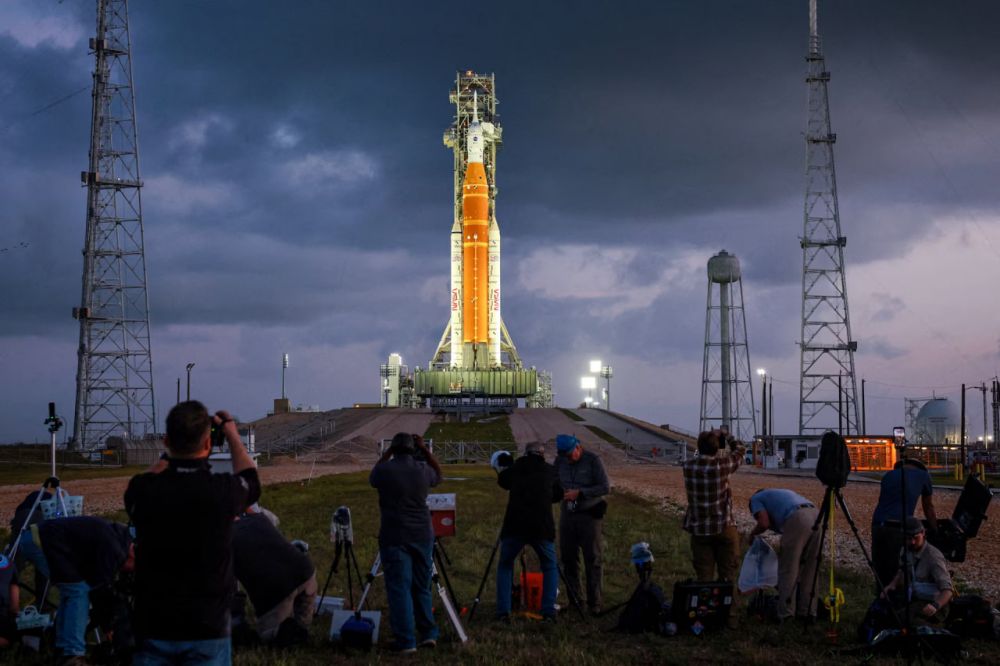 высадку на Луну в рамках программы «Артемида»