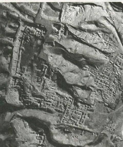 Развалины грандиозных зданий