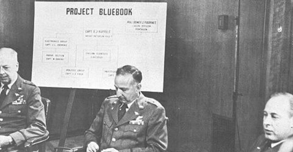 В 1952 году «Синяя книга»