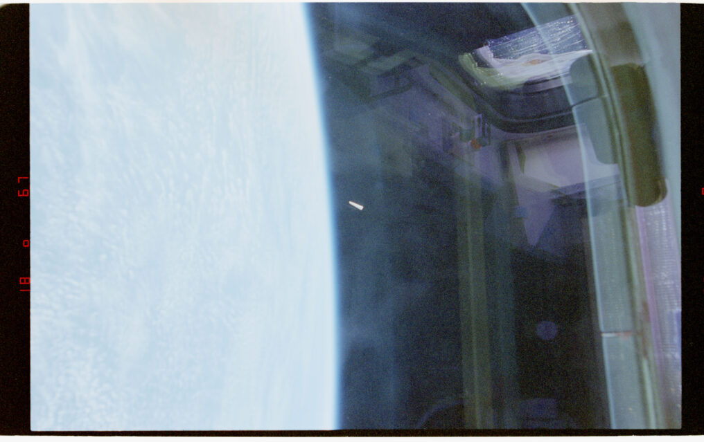 NASA-UAP-D030, STS-80 Неопознанный объект Изображение 1, 1996 NASA-UAP-D030, STS-80 Неопознанный объект Изображение 1, 1996